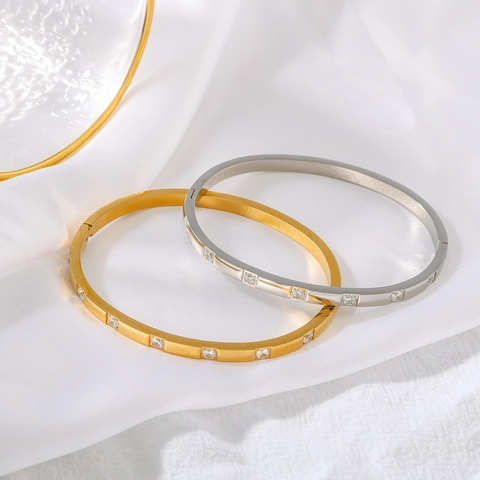 Bracciale Rigido Minimalista In Acciaio Inossidabile Placcato Oro 18K Con Zirconi Cubici Tondi Gioielli Impermeabili Donna