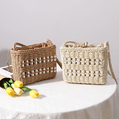 Women Straw Woven Shoulder Bag With Faux Artificial Pearl Square Crossbody Beach Vacation Drawstring Purse
