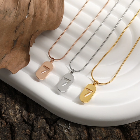 Titanium Steel Lucky Number 7 Pendant Necklace Women Fashion Gold Silver Rose Gold Snake Chain Elegant Jewelry Accessory
