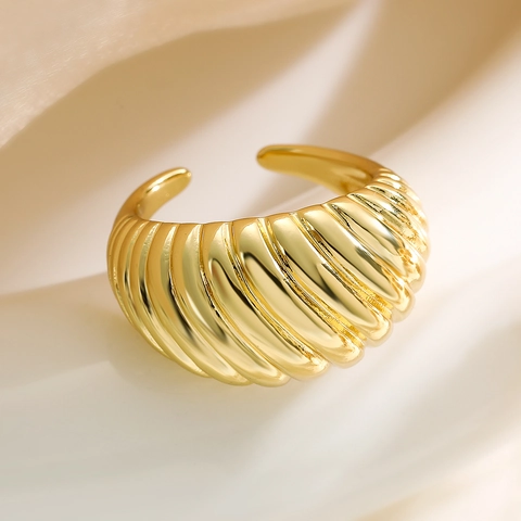 Verstellbarer Offener Ring Gold Überzogenes Kupfer Geometrische Unregelmäßige Wellentextur Metallschmuck Für Damen