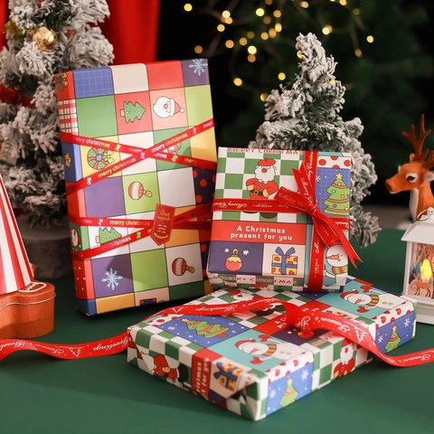 Carta Da Regalo Di Natale E Nastro Di Raso Babbo Natale Pupazzo Di Neve Motivo Griglia Per Regalo Festa