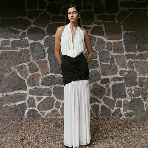Halter Maxi Jurk Met Diepe V-Hals Sexy Open Rug Zwart Wit Contrast Geplooide Taille MelkSatijn Mesh Mouwloos