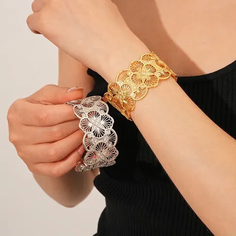 Hohlblumen Manschette Armreif Gold Vergoldetes Kupfer Mit Zirkon Retro Ethnisch Weit Offen Schmuck Für Frauen