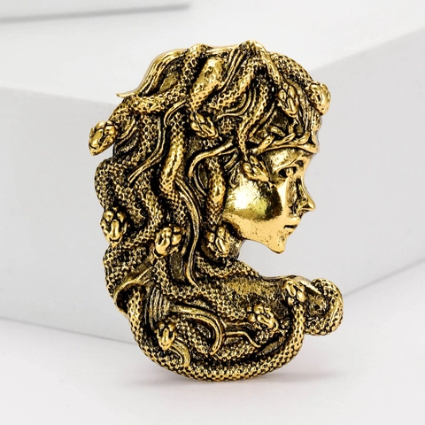 Vintage Medusa Head Brooch Greek Mythology Alloy Metal Relief Lapel Pin Retro Style For Men Women Jewelry