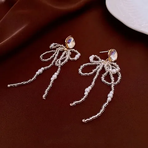 Orecchini Pendenti Con Fiocco E Nappine Lunghe Donna Rame Placcato Oro Perno In Argento Strass Perla Artificial Perline Elegante