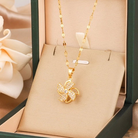 Rotating Windmill Zirconia Clover Pendant Titanium Steel Necklace For Women Gold Silver Rose Gold Clavicle Chain Jewelry