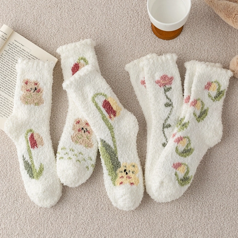 Dames Verdikte Koraal Fleece Sokken Winter Warme Mid-Kuit Slaapsokken Gezellige Pluizige Vloersokken Met Tulp Beer Bloemenpatroon Japanse Stijl Home Wear