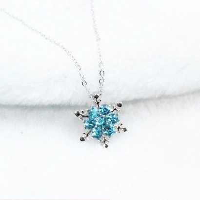 Collier Pendentif Flocon De Neige Alliage Strass Bleu Chaîne De Clavicule Brillante Noël Hiver Bijoux De Mode Pour Femmes