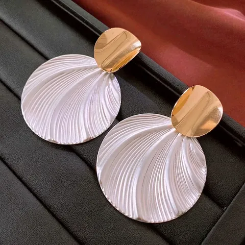 Vintage Round Alloy Dangle Earrings With Silver Earring Post Shell Texture Geometric Drop Ear Jewelry For Women Chic Fashion