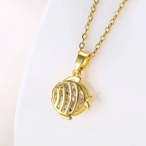 Hollow Fish Pendant Necklace Stainless Steel Zircon Inlaid Simple Clavicle Chain Jewelry For Women Elegant Creative Gift