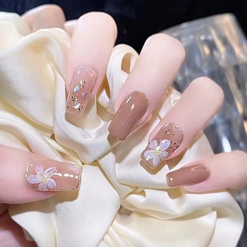 Künstliche Fingernägel Kamelienblüte Cat Eye Design Sargform Glänzend Goldpulver Elegante Maniküre Für Frauen