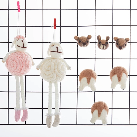Ciondolo a Forma di Pecora in Feltro di Lana Fatto a Mano Decorazione per Albero di Natale Simpatico Culo di Corgi Testa di Cervo Ornamento Appeso Regalo di Arredo Casa