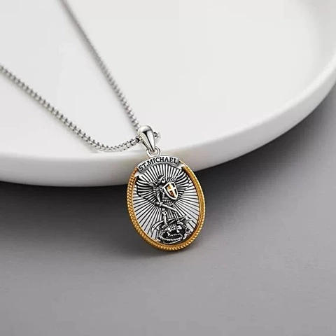 Collana Pendente San Michele Religioso Arcangelo Medaglia Santa Bicolore Lega Ovale Scudo Gioielli Vintage
