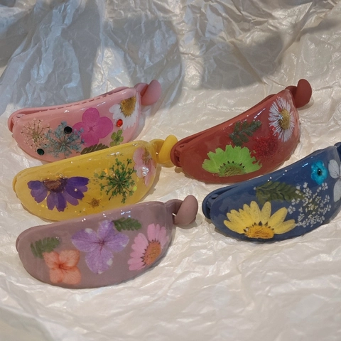Pinza De Pelo Banana De Resina Hecha A Mano Con Flores Secas Reales Y Diamantes De Imitación Estilo Bosque Artístico