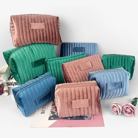 Velvet Makeup Bag Large Capacity Quilted Cosmetic Organizer Travel Storage Pouch Plush Handbag Elegant Soft Portable