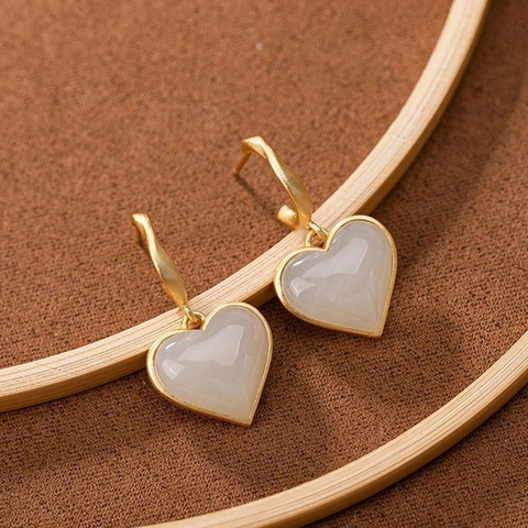 Vintage Matte Gold Plated Copper Heart Drop Earrings With Imitation White Jade For Women Classical Elegant Jewelry Gift