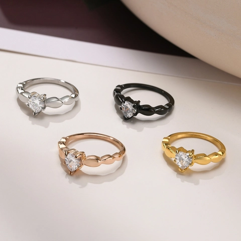 Anillo De Circonita Cúbica En Forma De Corazón Acero Inoxidable Banda Decorativa Accesorio De Moda Para Mujeres