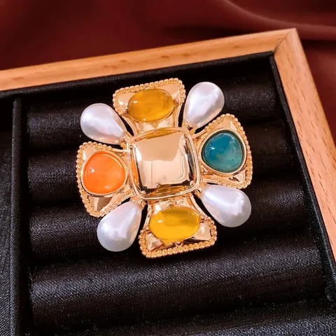Spilla A Croce Lega Resina Colorata Gemma Perla Artificial Finta Bianca Stile Barocco Vintage Gioielli Placcati Oro Per Donne