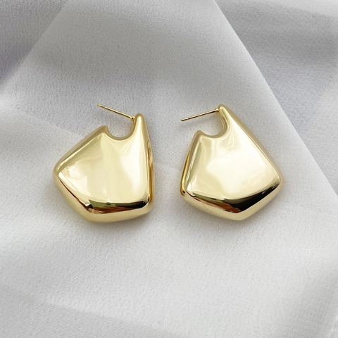 Geometrische U-Form Ohrringe 18K Vergoldet Poliertes Kupfer Einfaches Nischendesign Unregelmäßige Damen Mode Schmuck