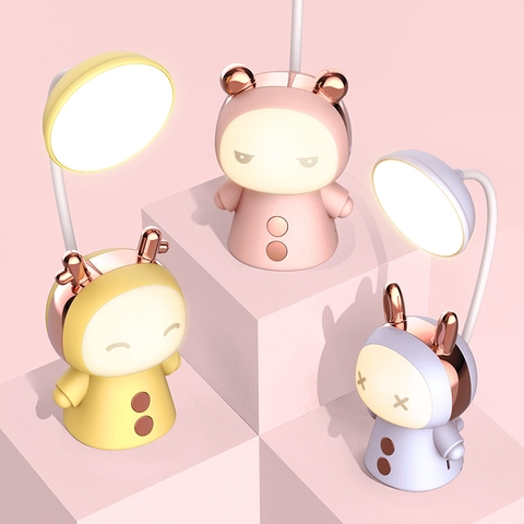 Lampe de Bureau LED Dessin Animé Rechargeable Protection des Yeux Lampe de Table Pliable Avec Veilleuse Porte-Stylo Taille-Crayon Pour Enfants Étudiants Étude Lecture Home Decor Lampe Portable en ABS Tuyau Flexible