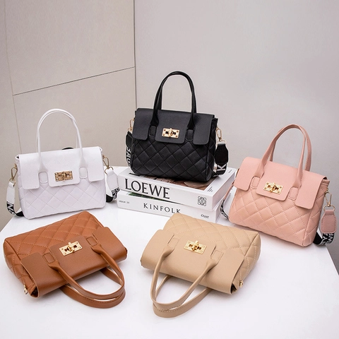 Borsa A Mano Trapuntata Da Donna Pelle PU Serratura Dorata Tracolla Larga Con Lettere Moda Borsa A Tracolla