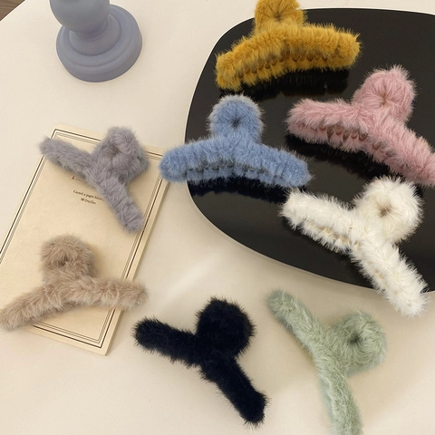 Fluffy Plush Hair Claw Clip Elegant Faux Rabbit Fur Hair Catch Solid Color Hair Styling Accessories For Women