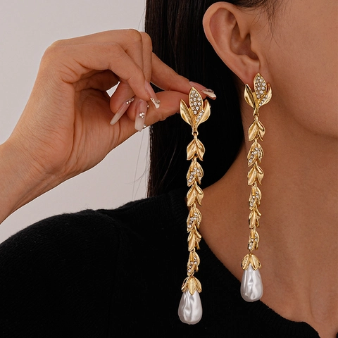 Long Dangle Earrings With Silver Earring Post Alloy Rhinestone Leaf Shape White Imitation Artificial Pearl For Women Elegant