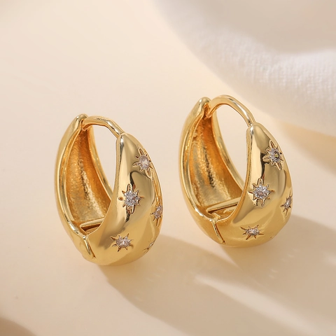 18K Vergoldete Kupfer Huggie Creolen Für Damen Mit Zirkonia Sternenmuster Pavé Fassung Geometrischer Exquisiter Schmuck