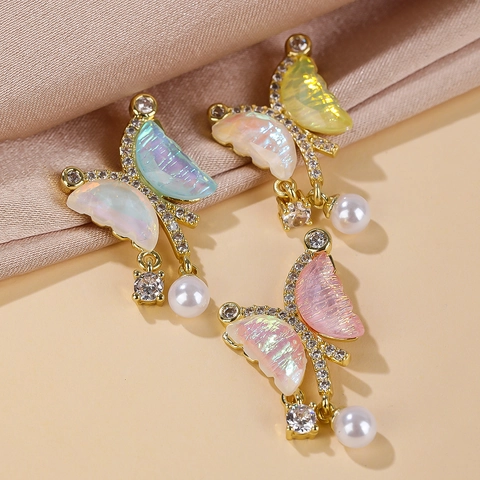 Pendente Farfalla Conchiglia Iridescente Strass Perla Artificial Sintetica Placcato Oro 18K Asimmetrico Accessorio Gioielli Donna
