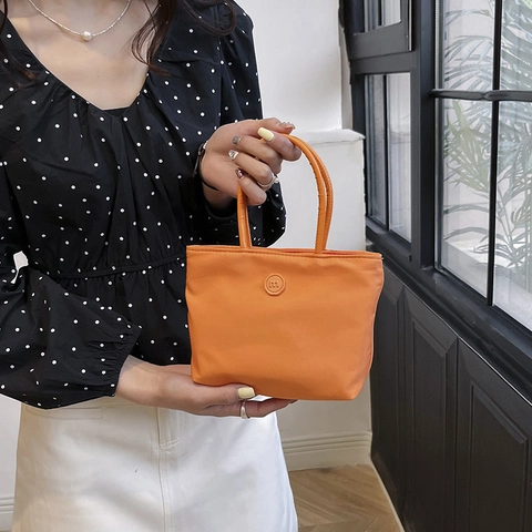 Damen Mini Nylon Tote Handtasche Leicht Einfarbig Kleine Lässige Alltagstasche Mit M-Logo Einfache Mode