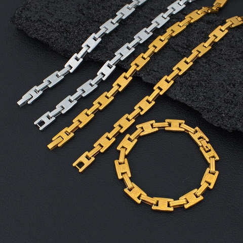 Set di Gioielli in Acciaio Inossidabile con Anello Quadrato Minimalista per Donna Collana e Bracciale a Maglia H Placcati in Oro 18K