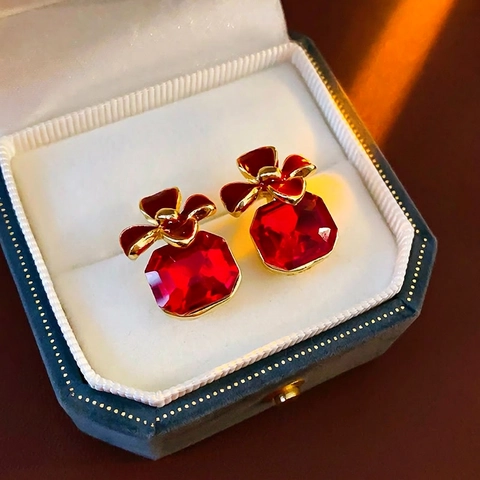 Vintage Stud Earrings With Red Rhinestones And Flower Bowknot Design Alloy Jewelry With Silver Earring Post For Women