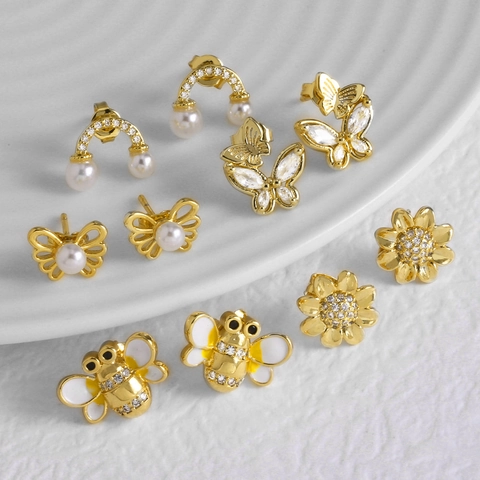 Boucles D'oreilles Puces Cuivre Plaquées Or 18K Zircon Künstliche Perle Synthétique Émail Abeille Papillon Tournesol Animal Femme