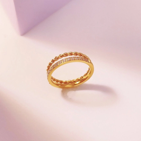 Anillo A Doppio Strato In Acciaio Al Titanio Placcato Oro 18K Corda Intrecciata Zirconia Cubica Gioielli Da Donna
