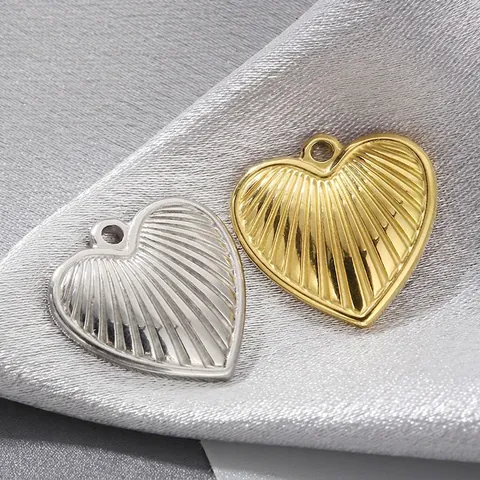 Pendants De Coeur En Acier Inoxydable Accessoires De Bijoux DIY Charme Mode Texture Nervurée 3D Pour Collier Bracelet Artisanal