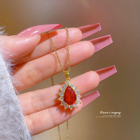 Luxury Red Zircon Waterdrop Pendant Necklace Vintage Titanium Steel Chain Copper Jewelry Elegant Gift For Women