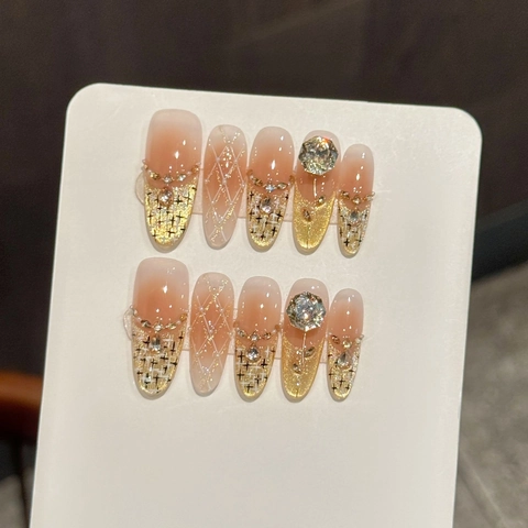Χειροποίητα Ψεύτικα Νύχια French Cat Eye Nude Gradient Long Almond Shape Rhinestone Artificial Pearl Diamond Lattice Glitter