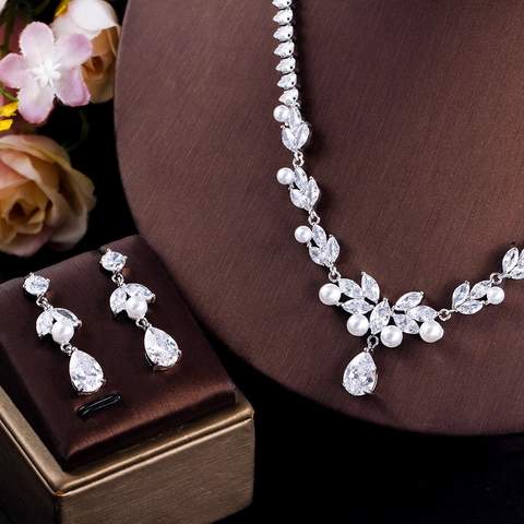 Conjunto de Collar y Pendientes con Colgante de Hoja y Gota de Agua en Cobre con Circonia AAA para Mujer Conjunto de Joyas de Perla Artificial Plateada