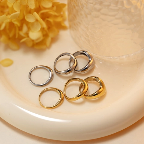 Anillos De Acero Inoxidable Chapados En Oro De 18K Onda Domo Irregular Pulido Minimalista Chic Joyería Para Mujeres