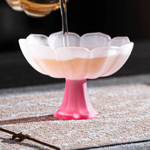 Tasse À Thé En Verre Coloré En Forme De Fleur De Lotus À Pied Haut Dégradé Givré Dégustation De Vin
