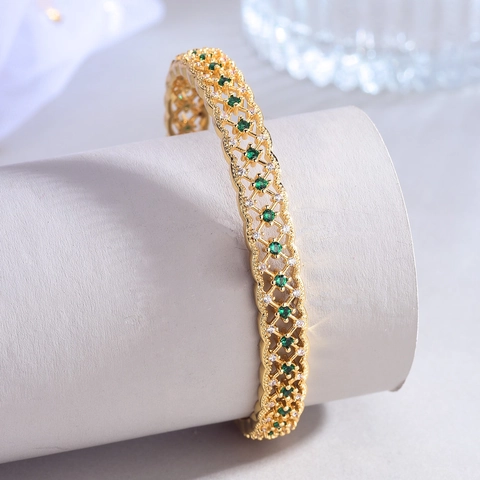Vintage 18K Gold Plated Copper Hollow Grid Bangle Elegant Geometric Rhinestone Inlaid Open Cuff Bracelet Women Jewelry