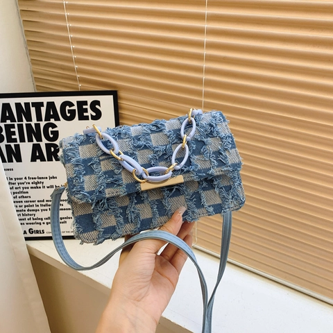 Bolso Bandolera de Mezclilla con Patrón de Damero para Mujer Bolso de Hombro con Solapa y Bordes Deshilachados con Cadena