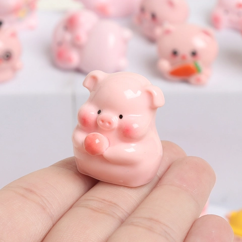 Simpatiche Figurine In Miniatura Maialino Rosa Resina DIY Gioielli Charms Decorazione Da Scrivania Arredamento Cruscotto
