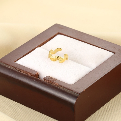 Korean Style Geometric Stainless Steel Leaf Shape Ear Clip Gold Plated Minimalist High End Fashion Jewelry For Women