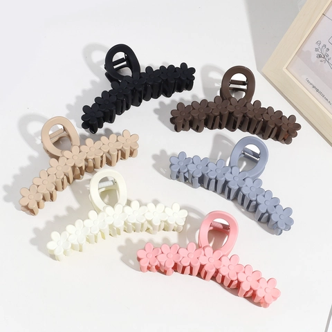 Flower Hair Claw Clip Large Matte Plastic Shark Hairclip For Women Elegant Updo Hair Accessory Floral Design