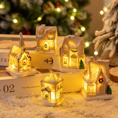 Miniatur Weihnachts Haus LED Beleuchtet Schnee Bedeckt Harz Dorf Architektur Tischdeko Mikro Landschaft Ornament