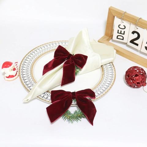 Christmas Napkin Ring Red Velvet Bow Artificial Green Pine Needle Festive Dining Table Decor Elegant Holiday Decoration