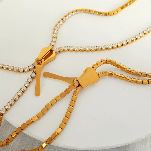 Collana con Pendente in Acciaio al Titanio a Forma di Cerniera Creativa per Donna Collana Lunga Placcata Oro con Zirconia