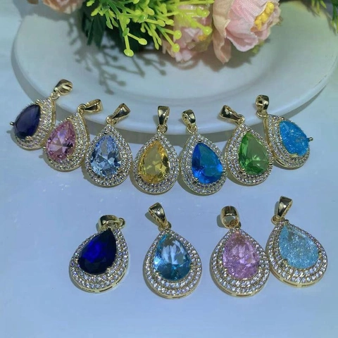 Pendentif de Luxe en Cuivre et Zirconia Forme Goutte d'eau Ovale Style Paraiba Multicolore Pendentif Seul Sans Chaîne Bijoux Femme