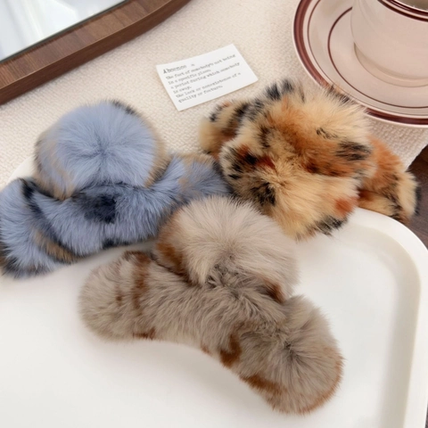Hair Claw Clip Fluffy Plush Faux Fur Leopard Print Large Back Of Head Winter Hair Accessories For Women
